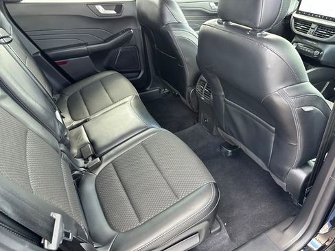 Used 2023 Ford Escape SE image 11