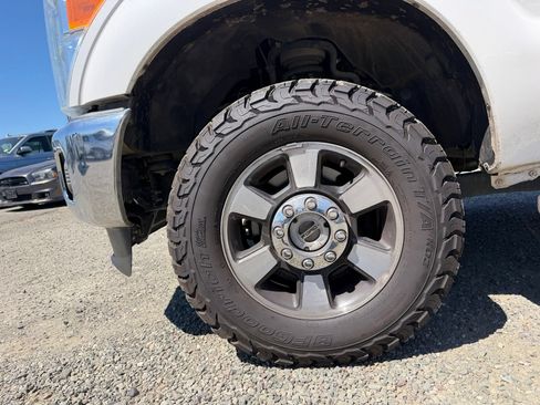 Used 2016 Ford F350 Lariat AWD/4WD image 9