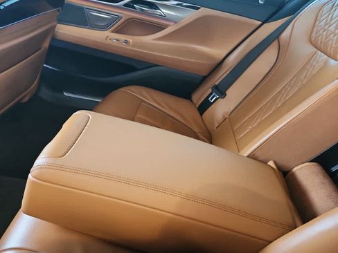 Used 2017 BMW 750i RWD image 29