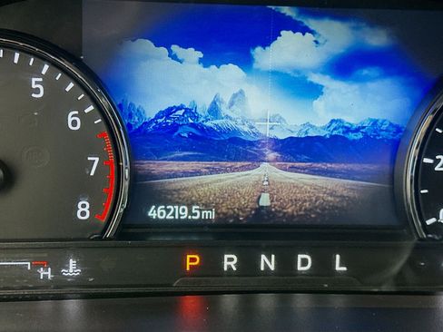 Used 2022 Ford Explorer XLT w/ Equipment Group 202A image 19