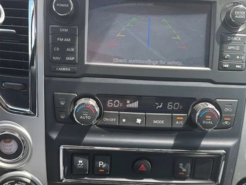 Used 2017 Nissan Titan SV AWD/4WD image 18