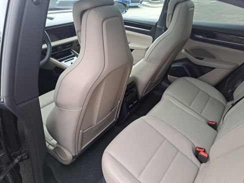 Used 2025 Porsche Macan 4 Electric image 20