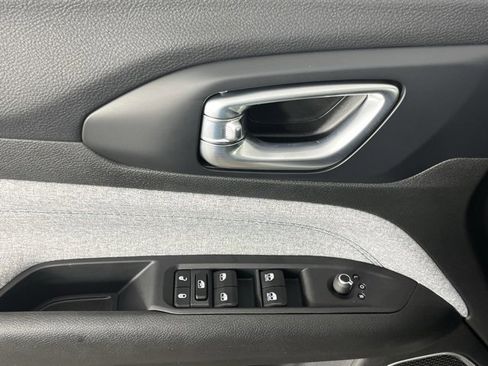 New 2025 Jeep Compass Latitude image 20