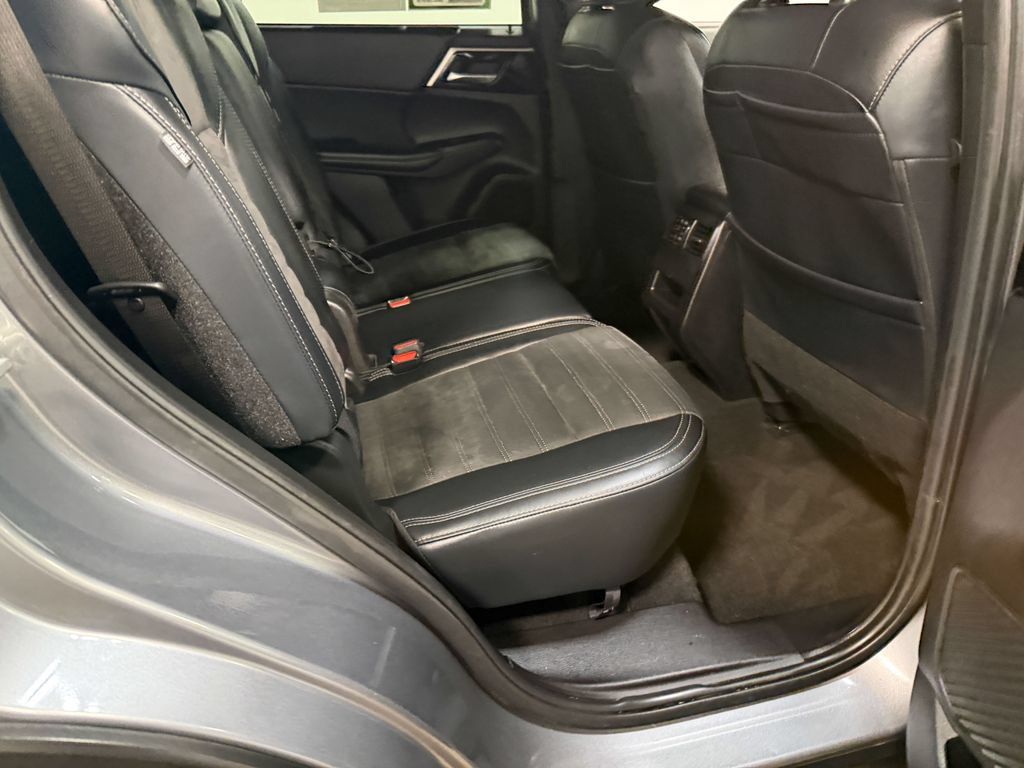Used 2024 Mitsubishi Outlander SE AWD/4WD image 66