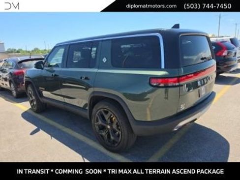 Used 2025 Rivian R1S Premium AWD/4WD image 4