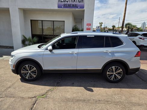 Used 2019 Volkswagen Tiguan SEL FWD image 2