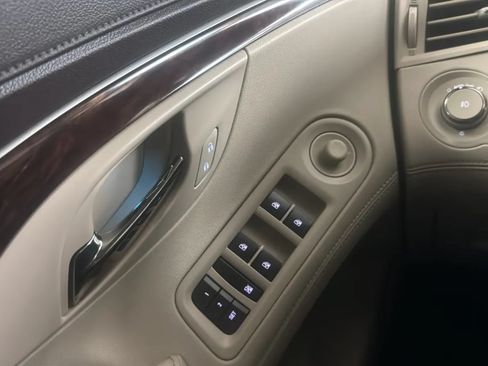 Used 2015 Buick LaCrosse Premium w/ Driver Confidence Package #1 FWD image 16