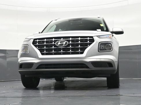 Used 2023 Hyundai Venue SEL w/ Cargo Package FWD image 31