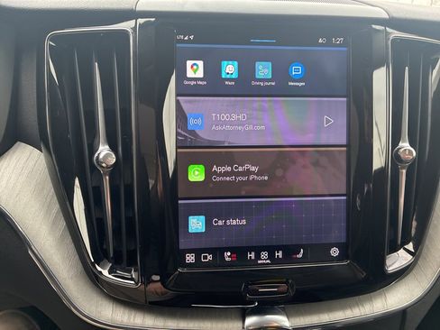 Certified 2025 Volvo XC60 B5 Plus image 9