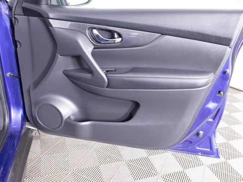 Used 2019 Nissan Rogue SV image 39