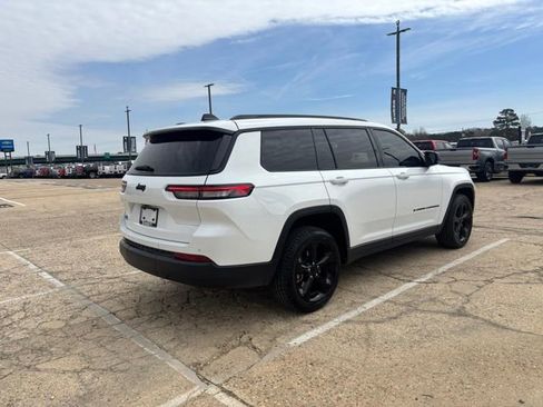 Used 2024 Jeep Grand Cherokee L Altitude AWD/4WD image 7