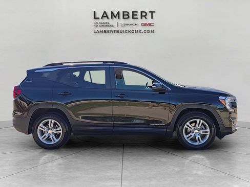 Used 2024 GMC Terrain SLE w/ Driver Convenience Package FWD image 6