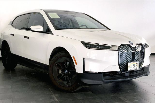 Used 2024 BMW iX xDrive50 AWD/4WD image 2