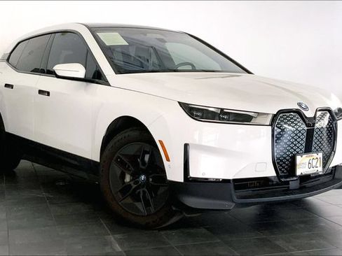 Used 2024 BMW iX xDrive50 AWD/4WD image 2