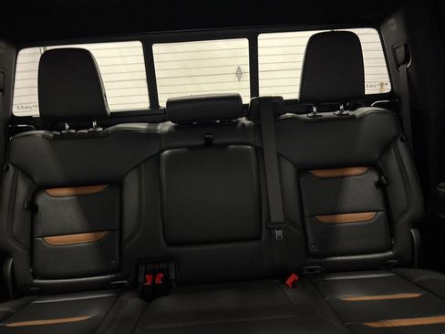 Used 2025 GMC Sierra 1500 AT4 w/ AT4 Premium Package AWD/4WD image 19