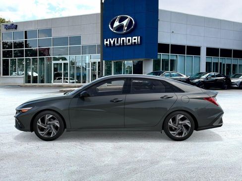 New 2026 Hyundai Elantra SEL Sport Premium FWD image 3