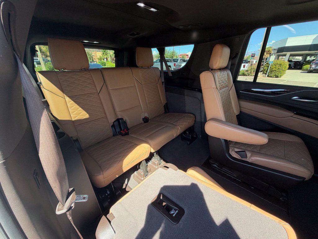 Used 2022 Cadillac Escalade ESV Sport w/ Touring Package AWD/4WD image 19