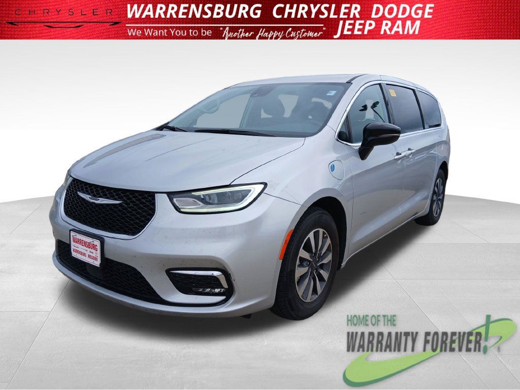 Used 2024 Chrysler Pacifica Limited FWD image 5