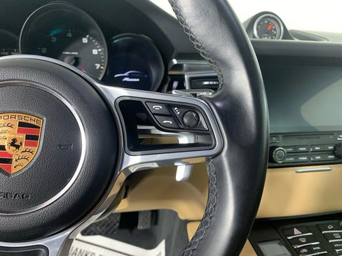 Used 2018 Porsche Macan image 21