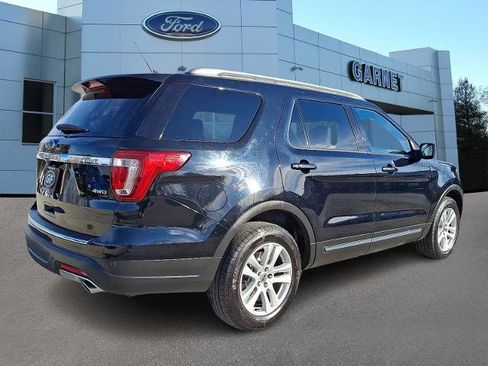Certified 2018 Ford Explorer XLT w/ Equipment Group 202A image 6