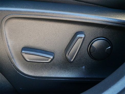 Certified 2022 Ford Escape Titanium image 15