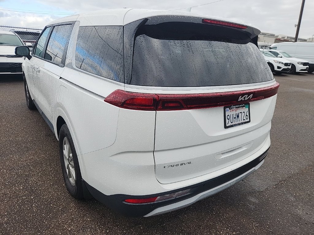 Certified 2023 Kia Carnival LX FWD image 11