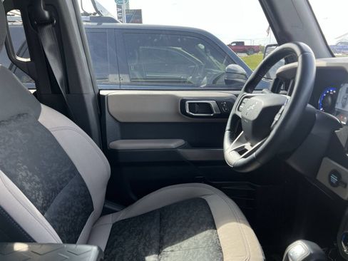 Used 2022 Ford Bronco Wildtrak AWD/4WD image 15