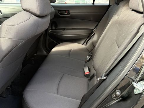 Certified 2025 Toyota Corolla Cross LE image 32