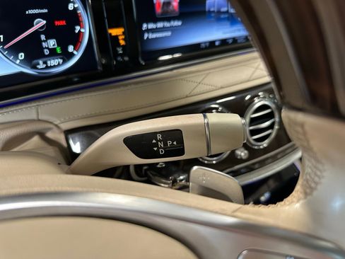 Used 2017 Mercedes-Benz S 550 Sedan image 21