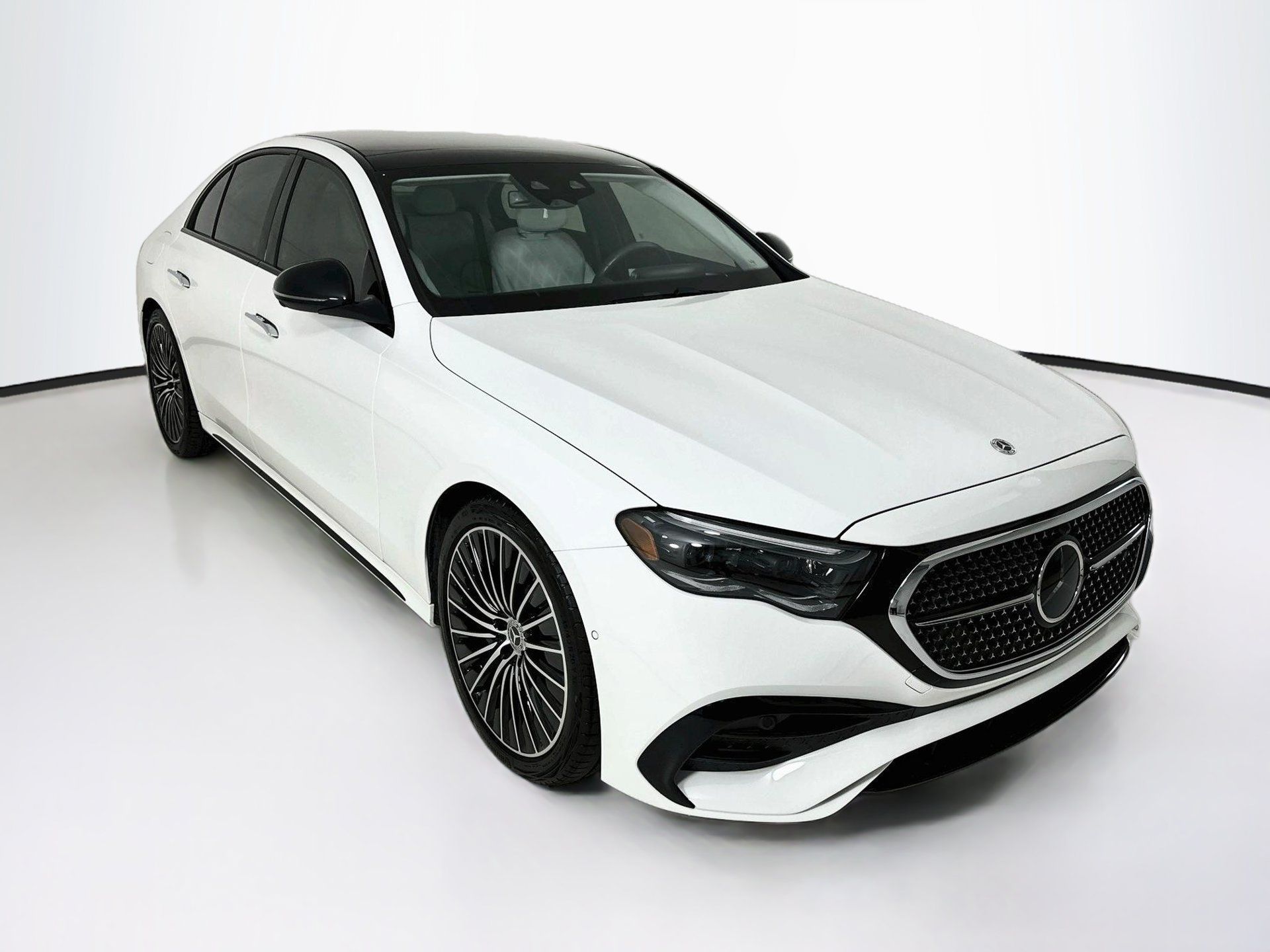 Used 2025 Mercedes-Benz E 450 4MATIC Sedan image 1