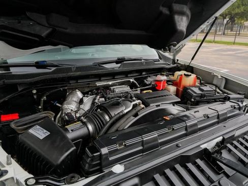 Used 2021 Chevrolet Silverado 2500 Custom w/ Custom Value Package image 29