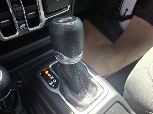 Used 2025 Jeep Wrangler Unlimited Sport AWD/4WD image 13