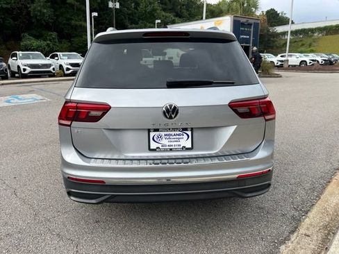 Used 2022 Volkswagen Tiguan SE FWD image 36