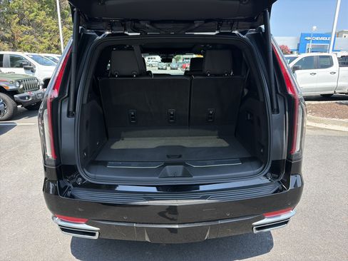 Used 2023 Cadillac Escalade Premium Luxury w/ Performance Package AWD/4WD image 34