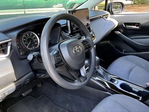 Used 2021 Toyota Corolla LE image 14