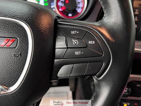 Used 2016 Dodge Challenger SXT image 45