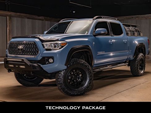 Used 2019 Toyota Tacoma TRD Off-Road w/ Technology Package image 5