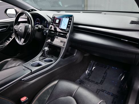 Used 2019 Toyota Avalon Touring w/ Advanced Safety Package FWD image 15