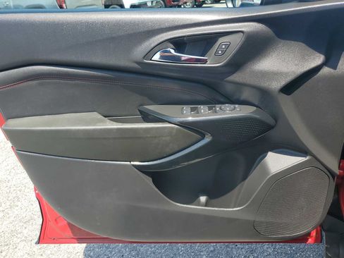 Used 2026 Chevrolet Trax RS w/ Sunroof Package FWD image 25