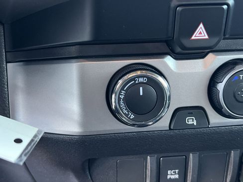 Used 2022 Toyota Tacoma SR5 image 31