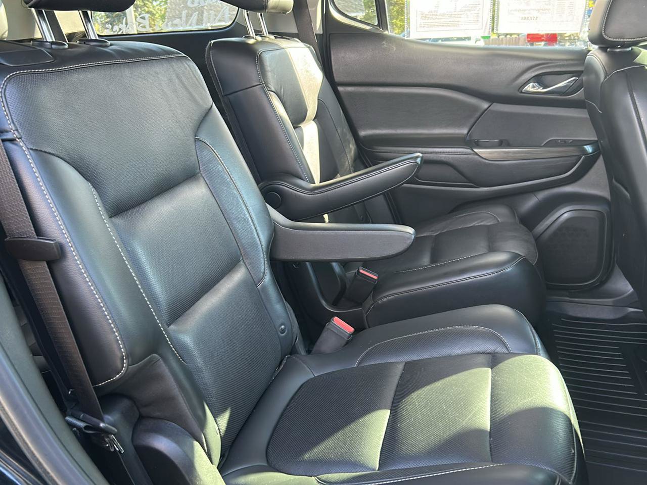Used 2018 GMC Acadia SLT AWD/4WD image 29