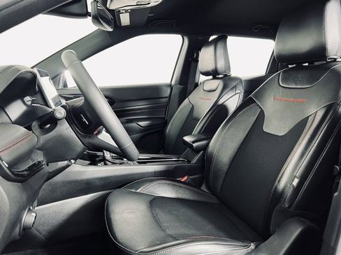 Used 2023 Jeep Compass Trailhawk image 9