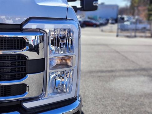 New 2025 Ford F350 XL w/ XL Chrome Package image 9