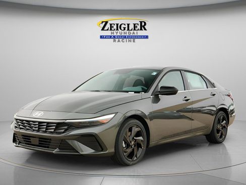 New 2026 Hyundai Elantra SEL Sport Premium FWD image 3