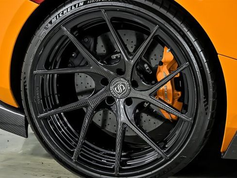 Used 2018 McLaren 720S RWD image 18