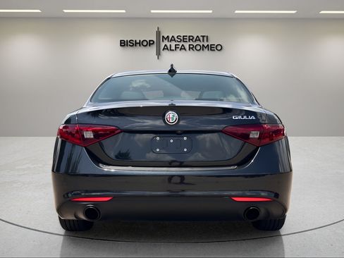 Used 2022 Alfa Romeo Giulia Ti RWD image 4