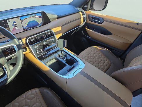 Used 2025 Nissan Armada Platinum Reserve image 13