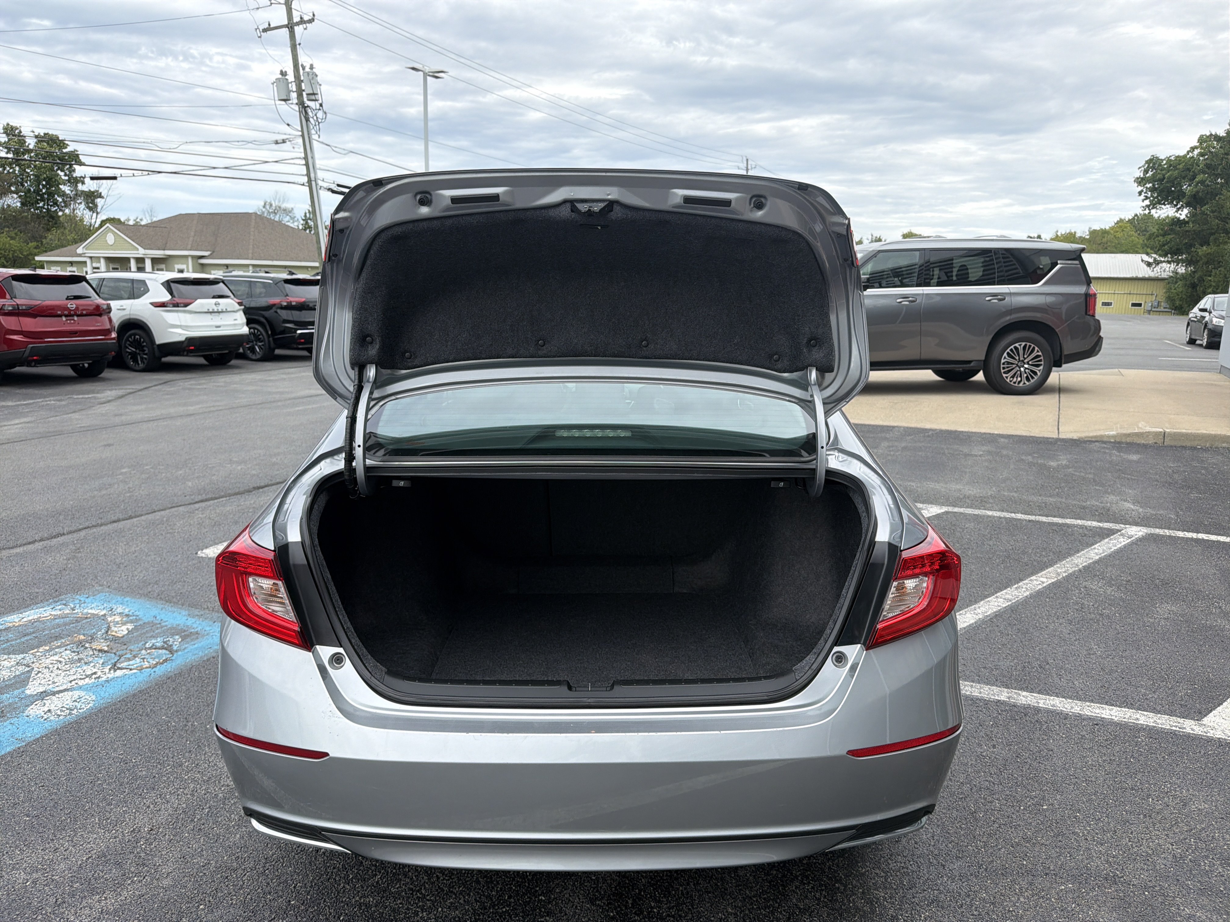 Used 2020 Honda Accord EX image 8