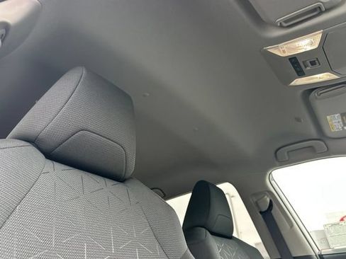 Used 2025 Toyota RAV4 XLE FWD image 21