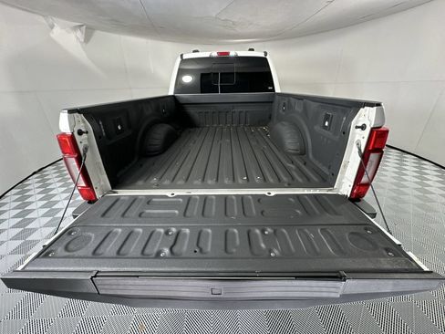 Used 2022 Ford F250 Lariat w/ Black Appearance Package AWD/4WD image 25